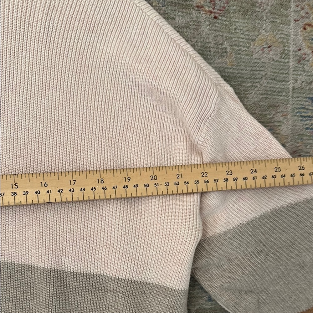 Colorblock Sweater - Picture 7 of 8